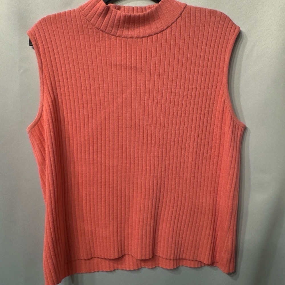 St. John Rib Knit Crewneck Shell-Vintage- perfect condition! Large-coral/orange